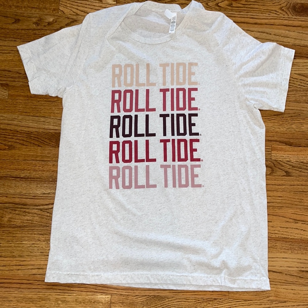 Excellent condition women’s large off white T shirt with “Roll Tide”